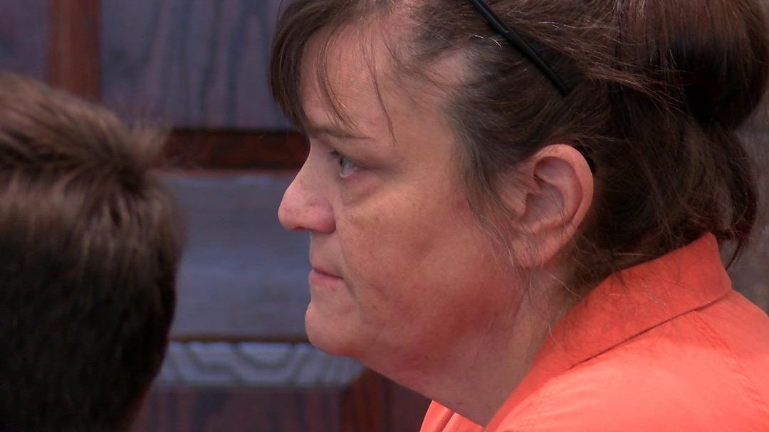 Evlatlık edindiği çocuğu öldürdü! Cani kadın 4 yıl cesedi saklamış... 2