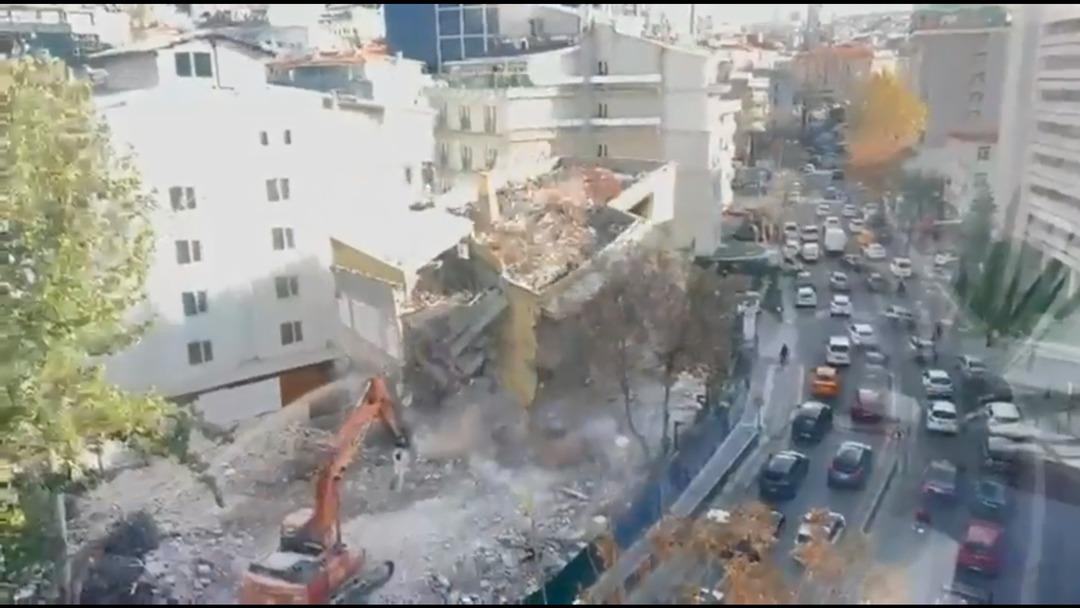 Yer: Ankara! Kontroll&uuml; yıkım sırasında 4 katlı bina &ccedil;&ouml;kt&uuml; 2