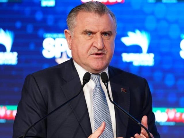 Gençlik ve Spor Bakanı Bak: "Türkiye'de bir spor tesisi devrimi yaşanmaktadır"