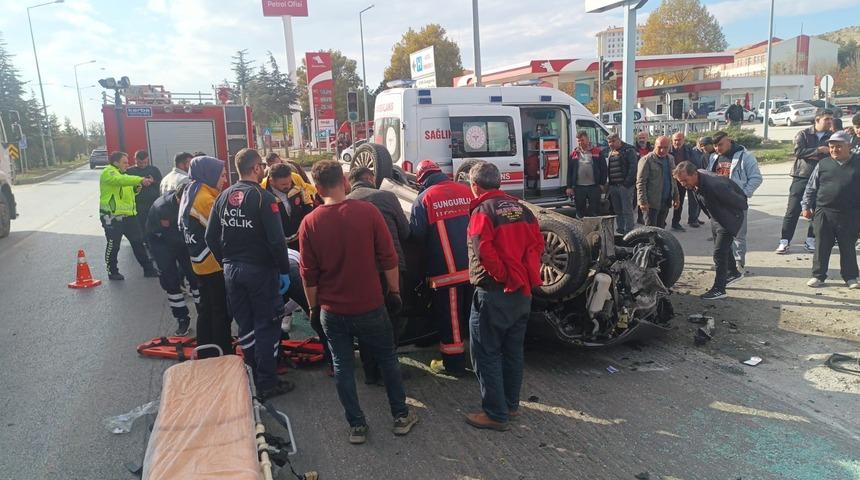 Çorum’da takla atan otomobilim sürücüsü yaralandı