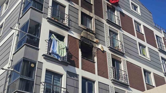 600 Evler Mahallesi’nde apartman dairesinde yangın paniği 1
