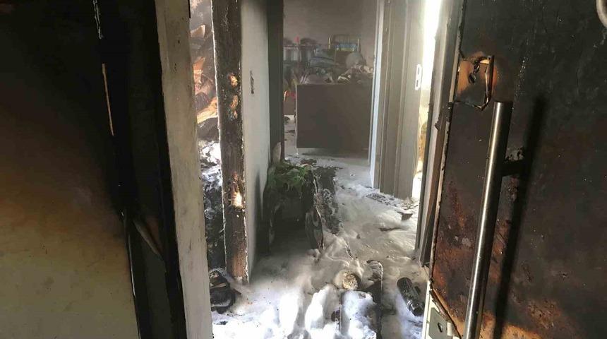 600 Evler Mahallesi’nde apartman dairesinde yangın paniği