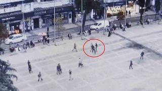 Meydanda uçan tekmeli kavga