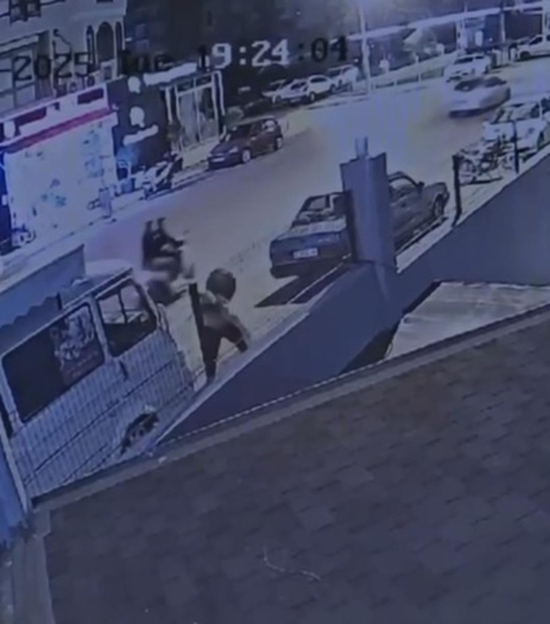 Hiçbir sebep yokken önce yumruk attı ardından yüzünü kesti... Talihsiz kadının son hali ortaya çıktı! 4