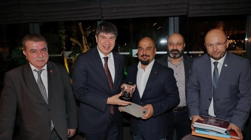 Başkan T&uuml;rel foto muhabirleri ile bir araya geldi