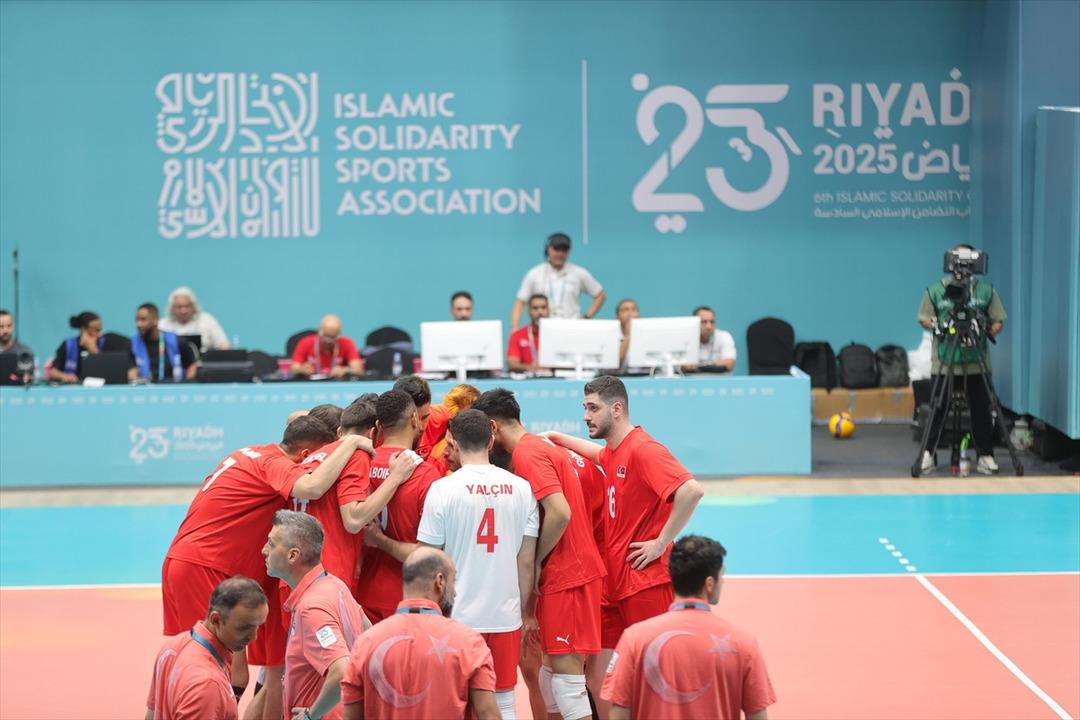 Filenin Efeleri, finalde mağlup olarak İslami Dayanışma Oyunları nda gümüş madalya kazandı! 1