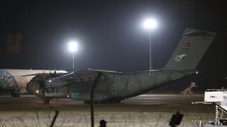 Şehitlerimizin naaşlarını taşıyan uçak Türkiye'de