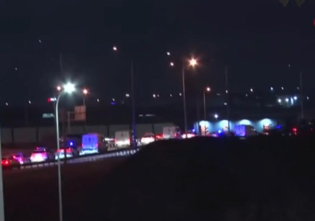 Şehitlerimizin naaşlarını taşıyan uçak Türkiye de 3