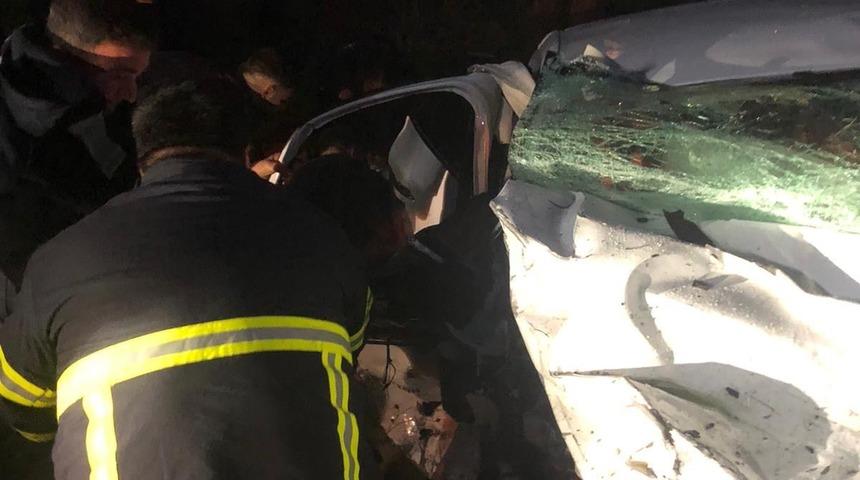 İki otomobil kafa kafaya çarpıştı: 7 yaralı