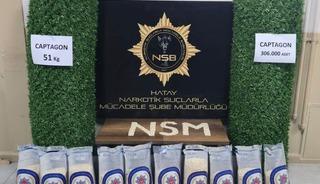 Binlerce uyuşturucu hapı yapay çimin içerisine sakladılar