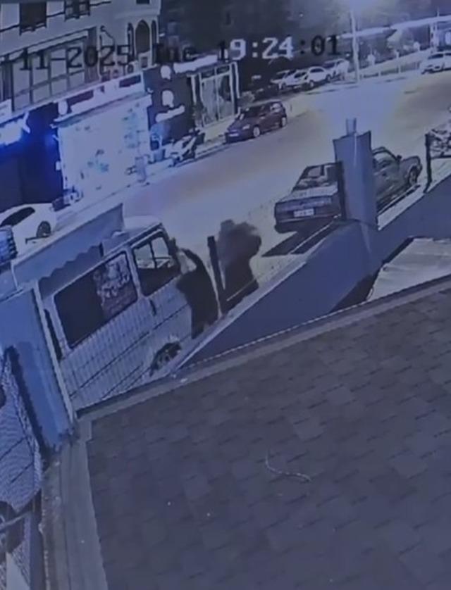 Alanya&rsquo;da sokak ortasında dehşet! Yolda y&uuml;r&uuml;yen kadına saldırıp y&uuml;z&uuml;n&uuml; kesti 4