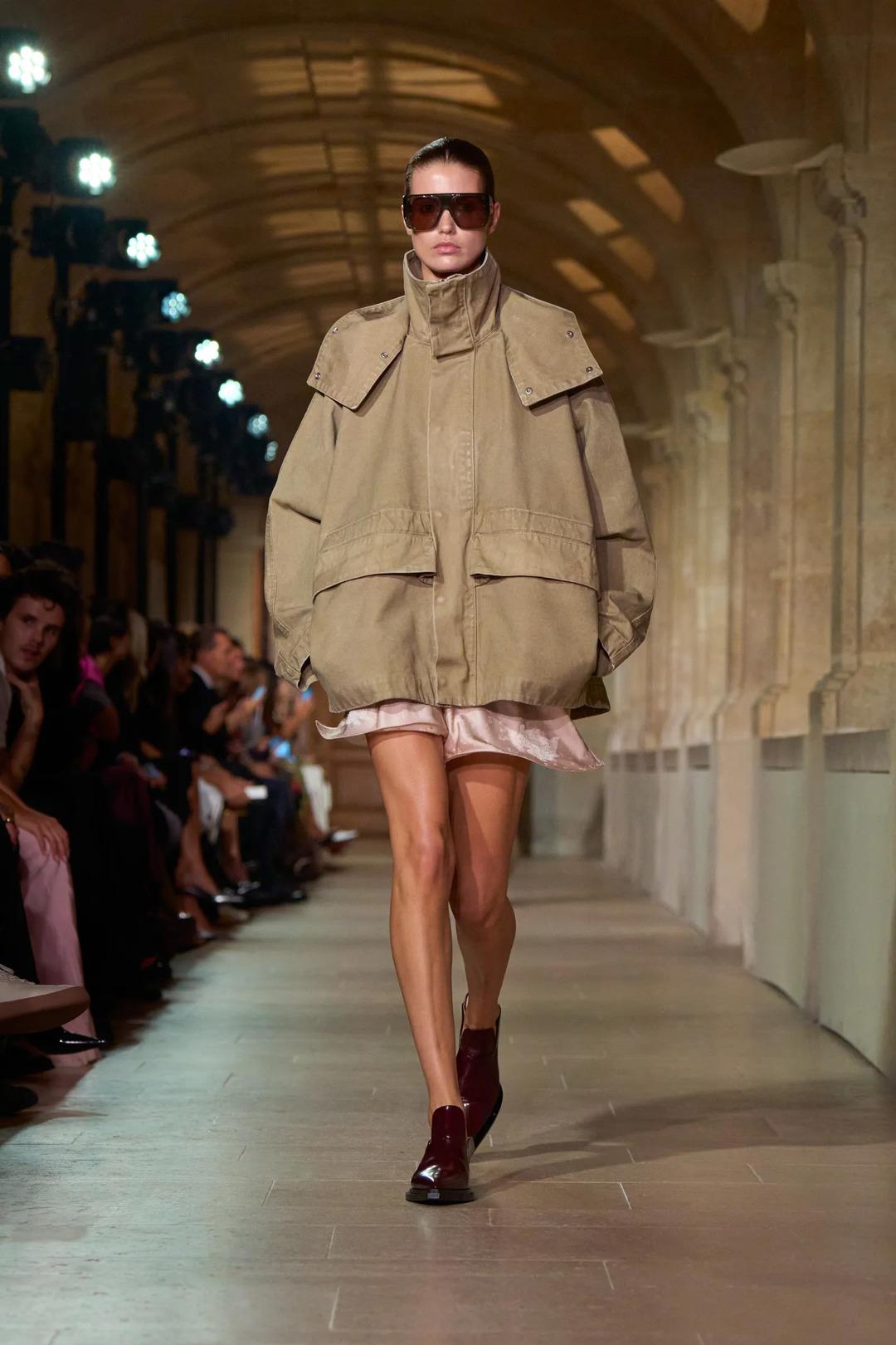 2026 moda trendlerine şimdiden g&ouml;z atmak ister misin? 2