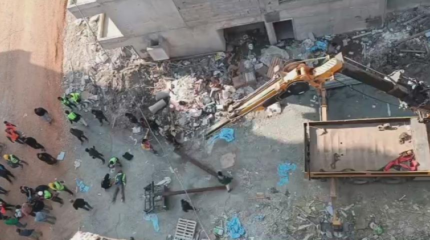 Vincin kırılmasıyla 2 iş&ccedil;i 25 metreden yere &ccedil;akıldı