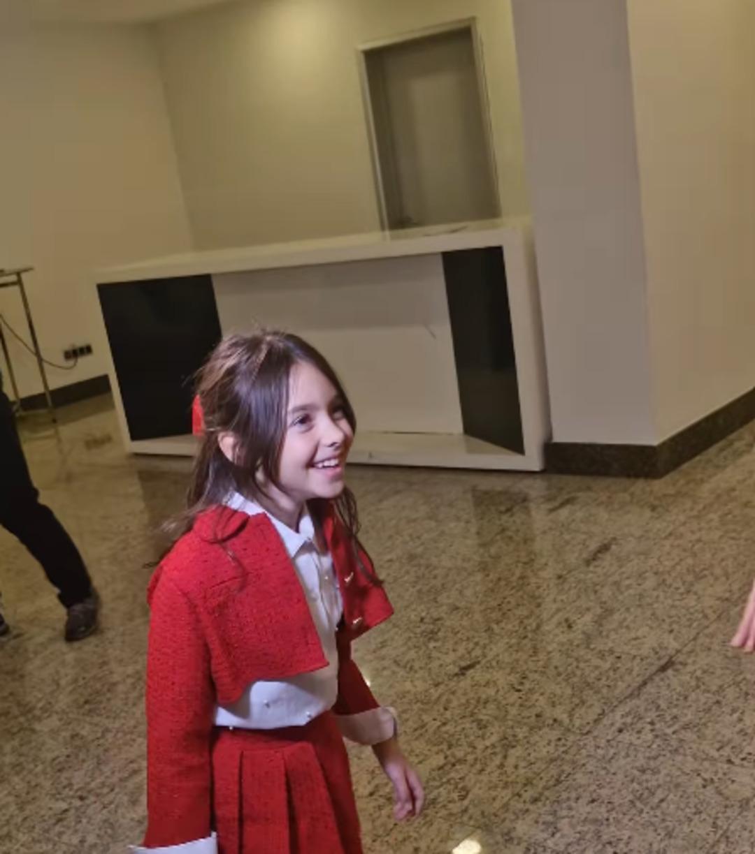 Özgü Namal kızı Elem Su ile ilk kez davete katıldı! "Annesinin kopyası" 2