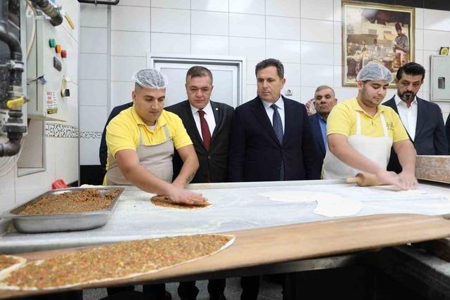 Antep lahmacunu tescilli tarifiyle pişirildi 1