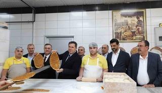 Antep lahmacunu tescilli tarifiyle pişirildi