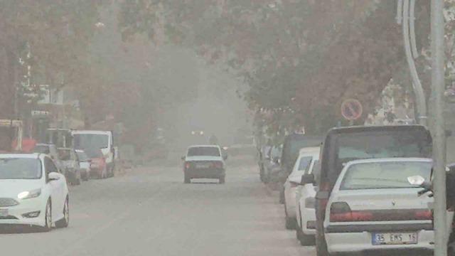 Sındırgı’da sis etkili oldu