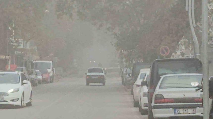 Sındırgı&rsquo;da sis etkili oldu