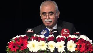 Anayasa Mahkemesi Başkanı kürsüde gözyaşlarını tutamadı