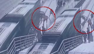 Cevizlibağ'da korkunç olay! Metrobüsün çarptığı engelli yolcu hayatını kaybetti: İşte o anlar...