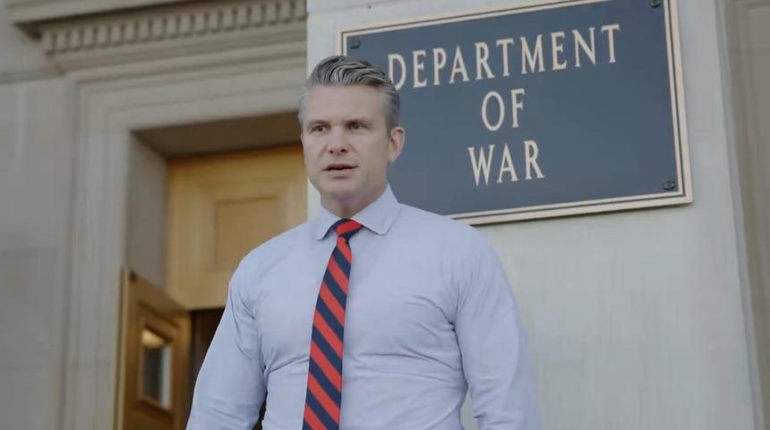 Pentagon'da 'Savaş Bakanlığı’ tabelaları asıldı