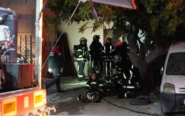 Fabrika yerleşkesinde &ccedil;ıkan yangında 6 işyeri zarar g&ouml;rd&uuml; 3