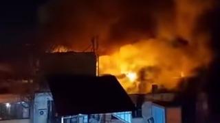 Fabrika yerleşkesinde çıkan yangında 6 işyeri zarar gördü