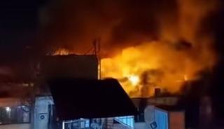 Fabrika yerleşkesinde çıkan yangında 6 işyeri zarar gördü