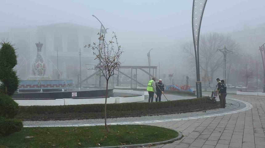 K&uuml;tahya&rsquo;da yoğun sis ulaşımı olumsuz etkiledi