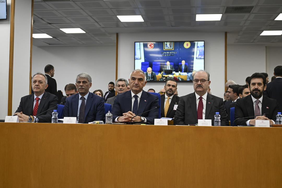 Bakan Ersoy "Tüm zamanların rekoru" diyerek duyurdu: "50 milyar dolara yükseldi" 2