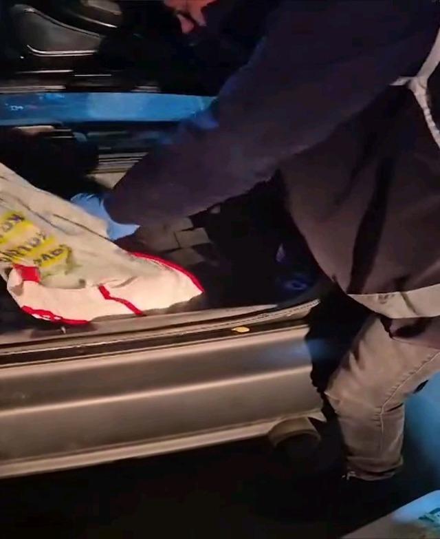 Edirne&rsquo;de 500 adet ka&ccedil;ak elektronik sigara ele ge&ccedil;irildi 2