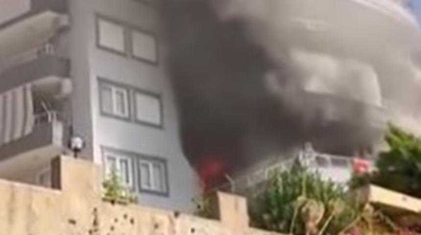 Alanya&rsquo;da 5 katlı binada korkutan yangın