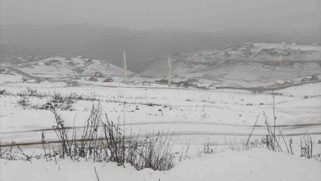 Gümüşhane’nin yüksek kesimleri beyaza büründü