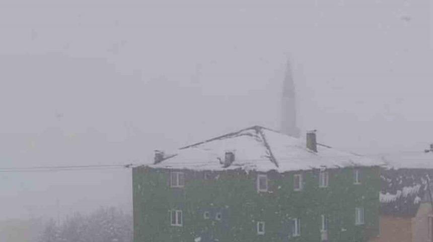 Giresun yaylaları beyaza b&uuml;r&uuml;nd&uuml;