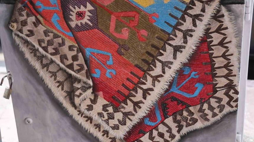 Kapadokya&rsquo;nın elektrik panoları sanatla renklendi