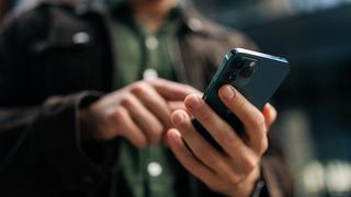 Son dakika: "&Ouml;ld&uuml;n m&uuml;?" uygulaması &Ccedil;in'i salladı: 2 g&uuml;nde bir tıklamazsanız "&ouml;ld&uuml;" sayıyor! 6 bin TL'ye kurdular, şimdi servet istiyorlar