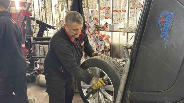 Lastikçilerde son gün yoğunluğu