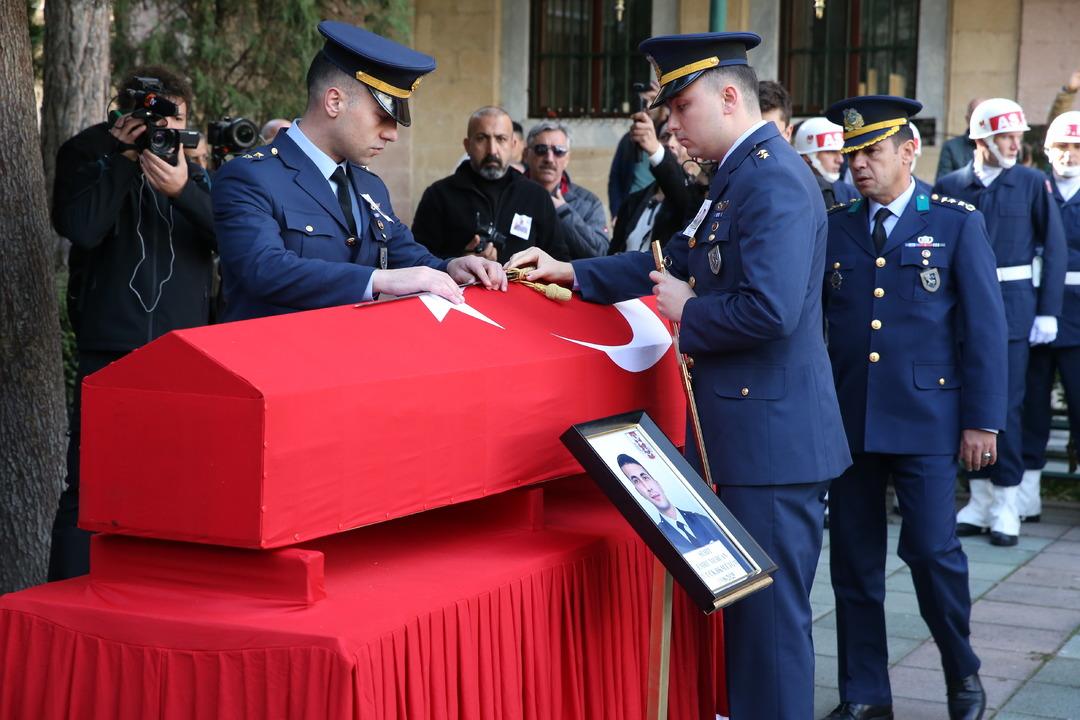 Türkiye şehitlerini son yolculuğuna uğurladı 8