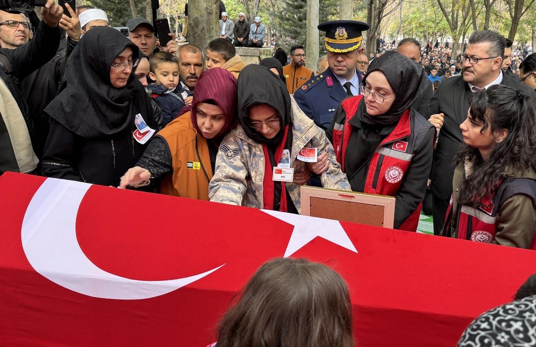 Türkiye şehitlerini son yolculuğuna uğurladı 11