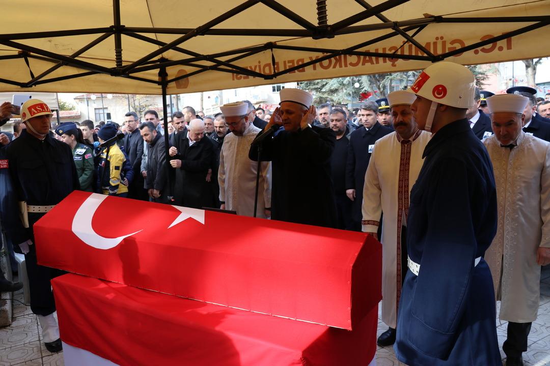 Türkiye şehitlerini son yolculuğuna uğurladı 16