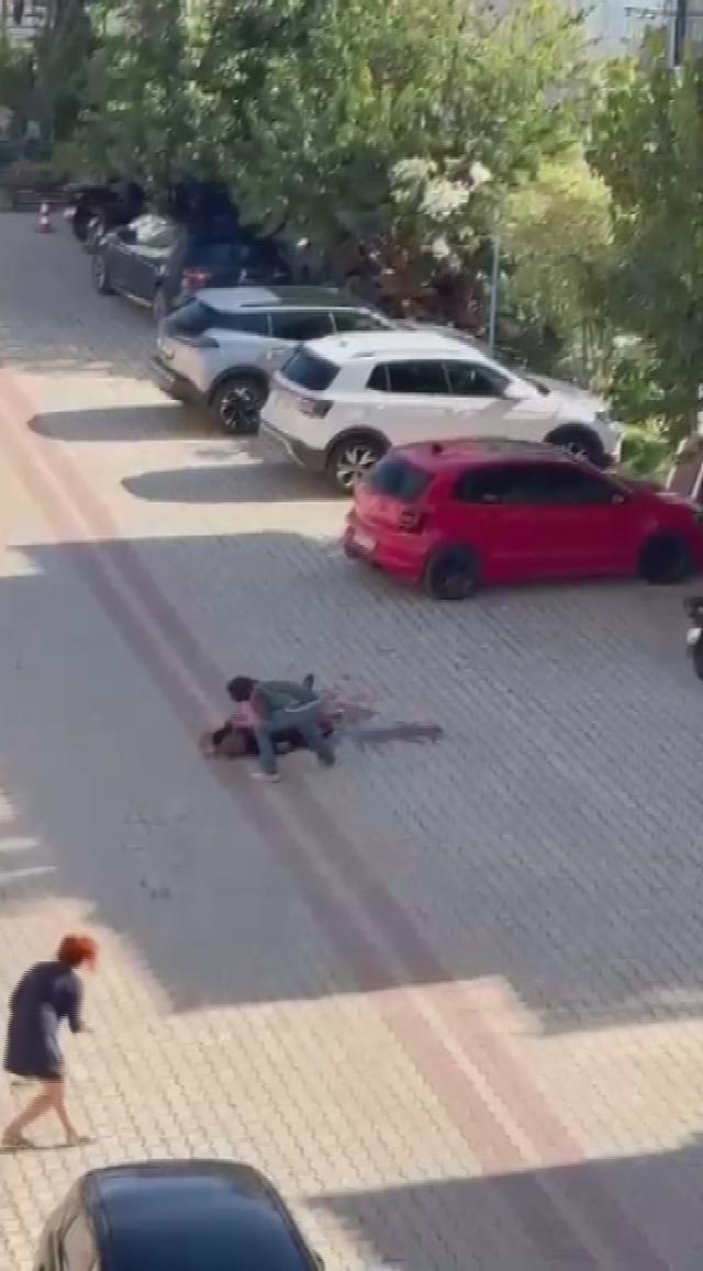 "Annemle gönül ilişkisi vardı" deyip sokağı kan gölüne çevirdi! Dehşet bugün yaşandı, kimse durduramadı 2