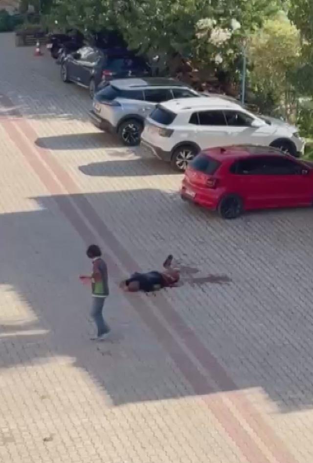 "Annemle gönül ilişkisi vardı" deyip sokağı kan gölüne çevirdi! Dehşet bugün yaşandı, kimse durduramadı 3