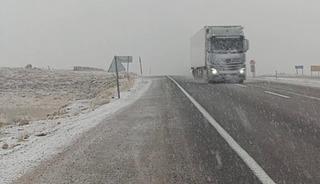 Sivas'ta kar yağışı etkili oldu