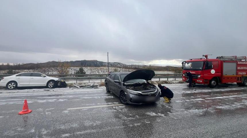Yer: &Ccedil;orum! Dolu yağışı kazaya neden oldu: 10 yaralı