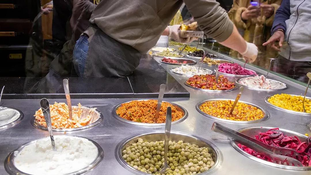 Dışarıda yemek yiyen aileden 3 kişi hayatını kaybetti! Profesör doktor uyardı: "Dışarıda bunları yemeyin!" İşte o liste... 2