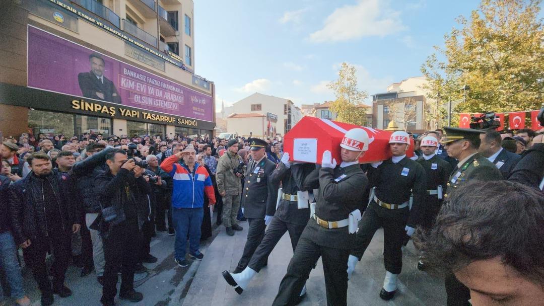 Gerginlik böyle kaydedildi! İYİ Partili Çömez ve AK Partili Öztaylan şehit cenazesinde tartıştı 1