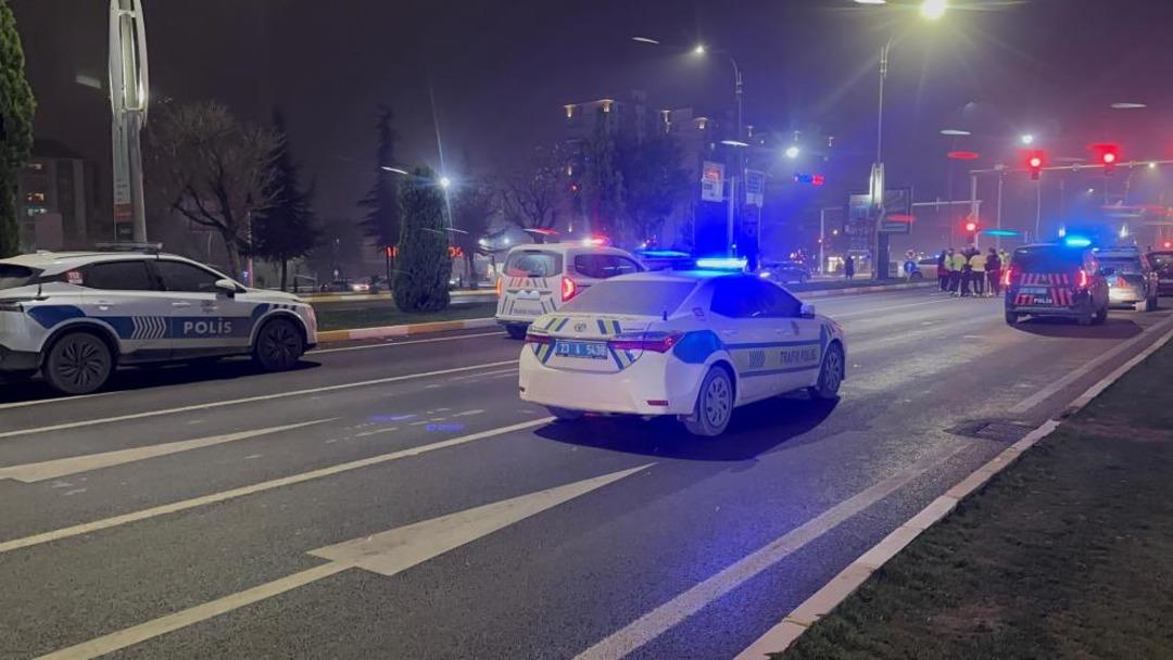 Elazığ da zincirleme trafik kazası: 2 yaralı 1