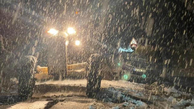 Ordu-Sivas kara yolu kar yağışı nedeniyle ulaşıma kapandı
