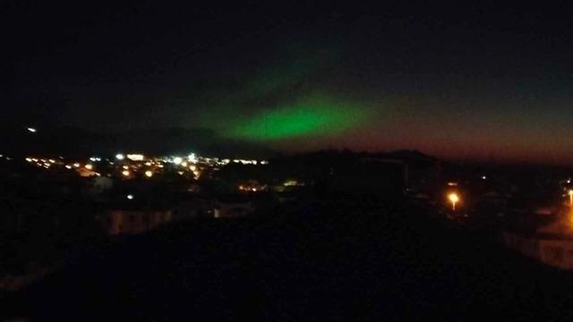 Fethiye’de şaşkına çeviren görüntü! Gökyüzünde mor ve yeşil ışık belirdi
