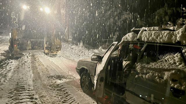 Kar yağışı etkili oldu, yollar kapandı: Sivas, Ordu ve Malatya arası ulaşım durdu